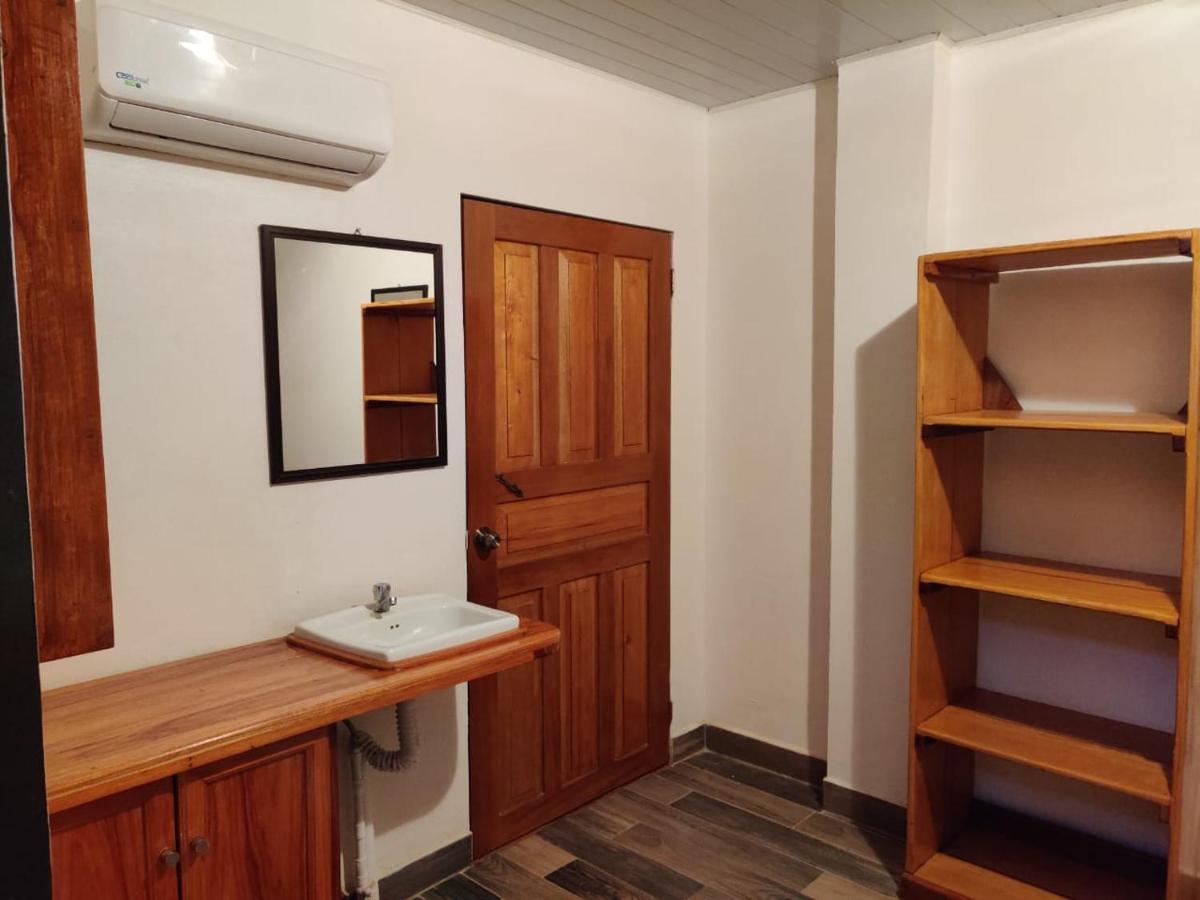 Cabinas Pura Vida B&B Tour Operator Drakes Bay المظهر الخارجي الصورة