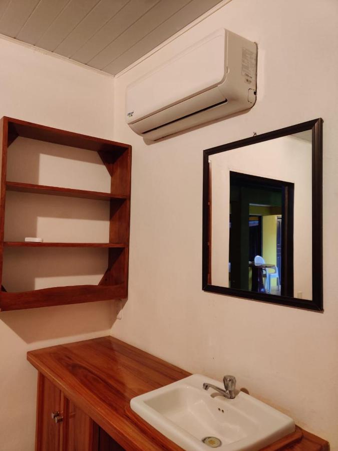 Cabinas Pura Vida B&B Tour Operator Drakes Bay المظهر الخارجي الصورة
